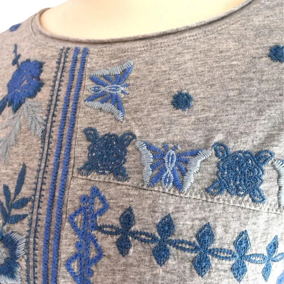 Johnny Was Nico Patchwork Embroidered Floral Cotton Tee Gray Size M Butterfly - Picture 8 of 12